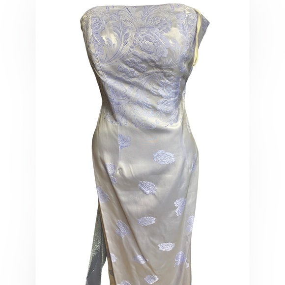😍Beautiful Vintage Light Purple Strapless Prom Dress with a Small Train - Picture 3 of 9
